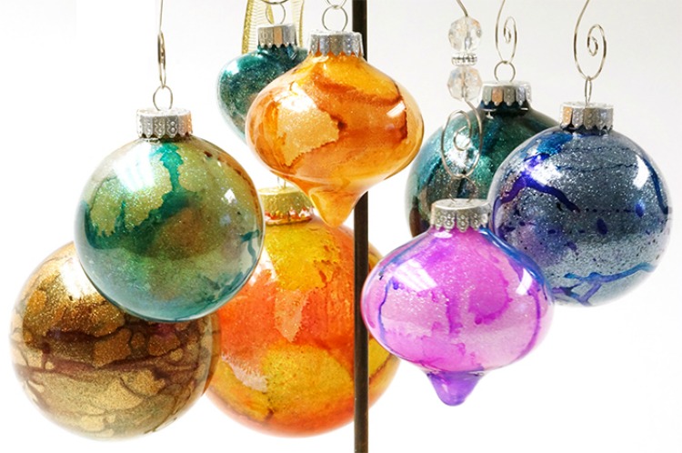 Festive ornaments using alcohol inks from Michaels
