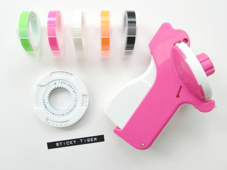 Dymo style label maker from Artemio